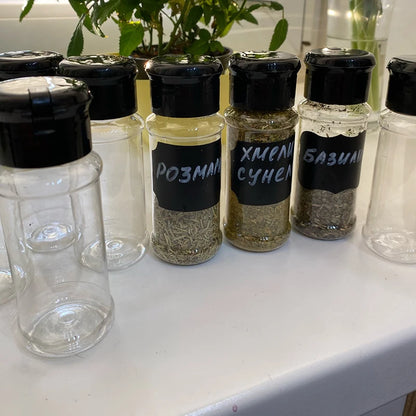 Plastic Spice Jars Seasoning Shaker Bottles with Organizer Rack – Kitchen Condiment Storage for Salt, Pepper & Spices